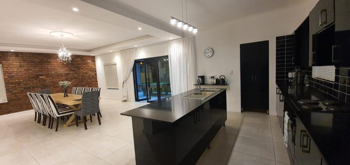 Villa Parisienne Modern Guest House 开普敦 外观 照片